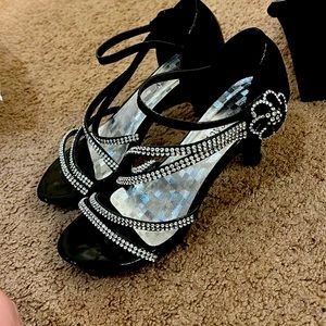 Bling short heals